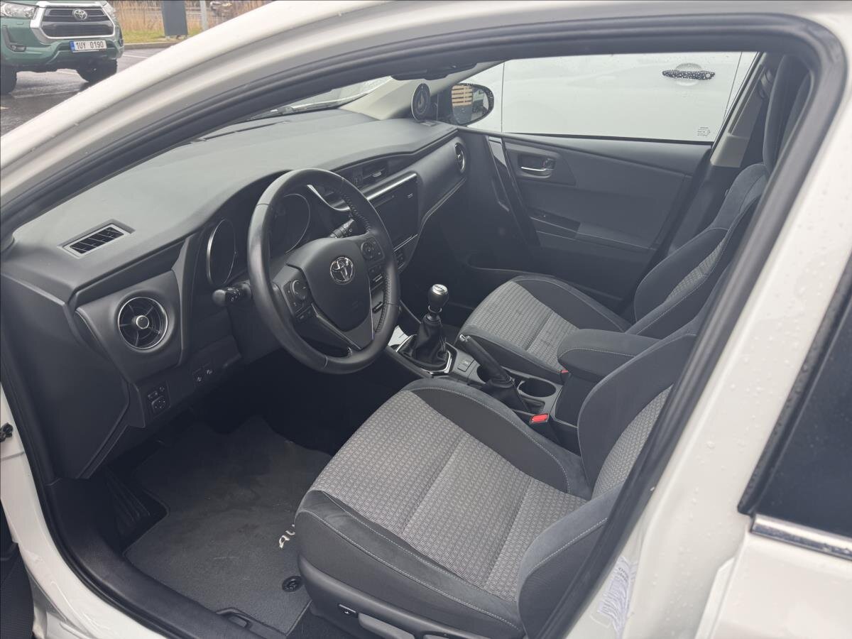 Toyota Auris Kombi 1,6 l 97 kw