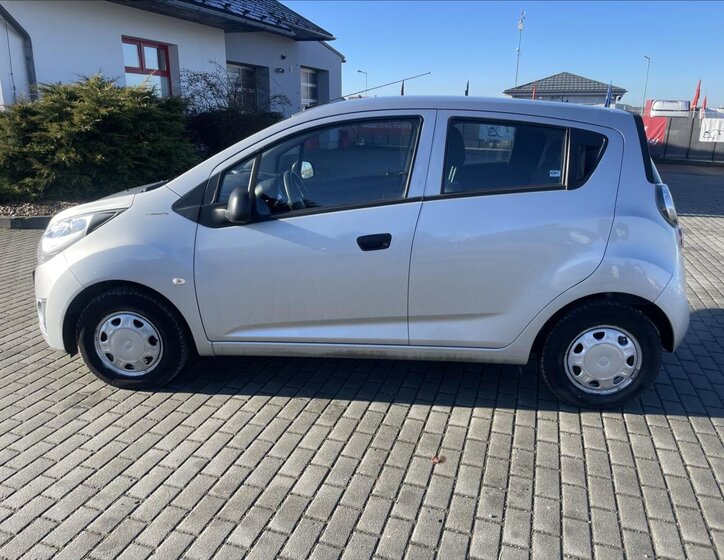 Chevrolet Spark 26