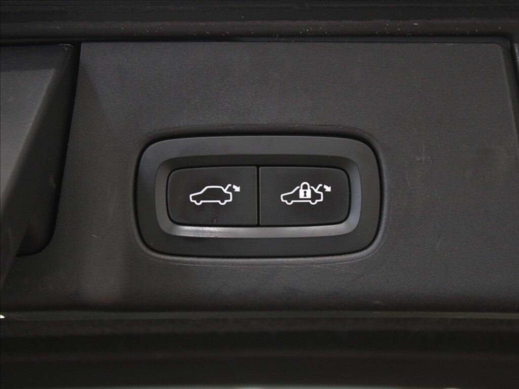 Volvo V90 Kombi 2,0 l 177 kw