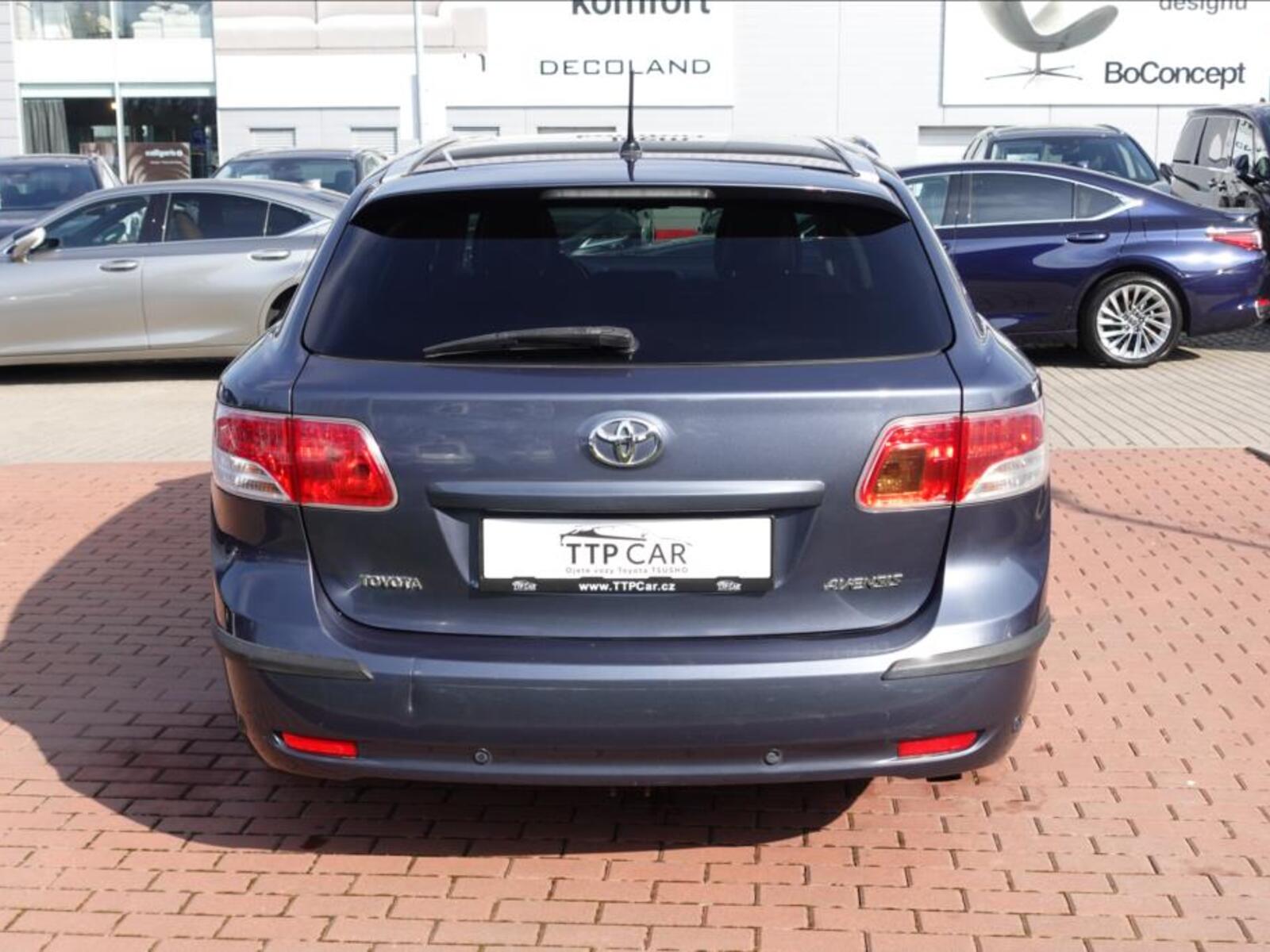 Toyota Avensis 5