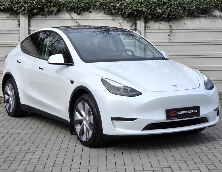 Tesla Model Y SUV / Terénní 0,0 378 kw