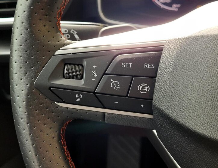 Seat Leon Hatchback 1,5 l 110 kw