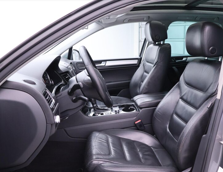 Volkswagen Touareg SUV / Terénní 3,0 l 176 kw