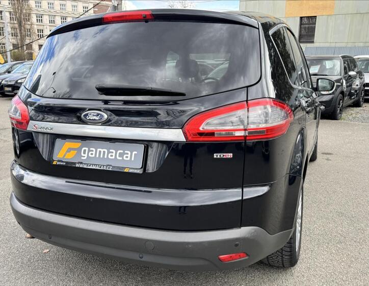 Ford S-MAX 9