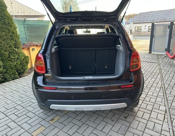 Suzuki SX4 Hatchback 1,6 l 88 kw