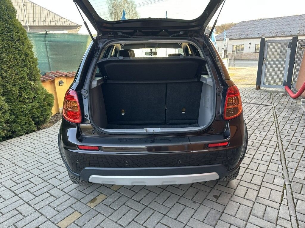 Suzuki SX4 Hatchback 1,6 l 88 kw