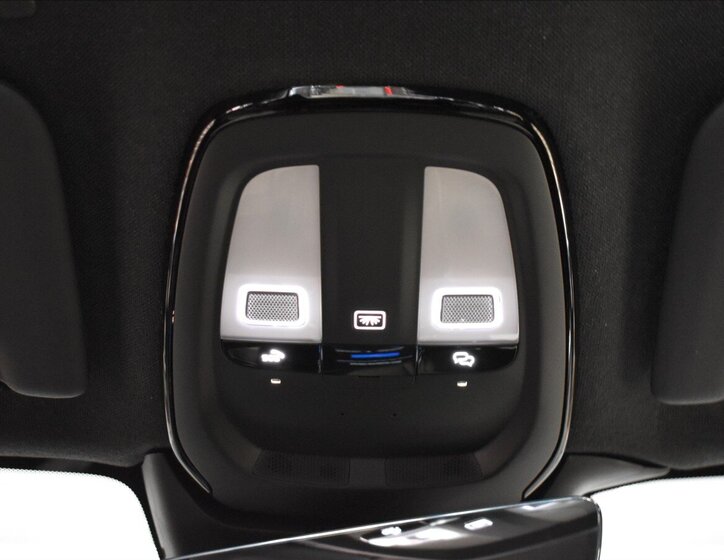 Volvo XC40 SUV / Terénní 2,0 l 120 kw