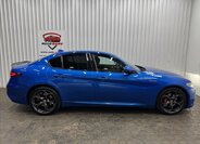 Alfa Romeo Giulia Sedan / Limuzína 2,0 l 206 kw