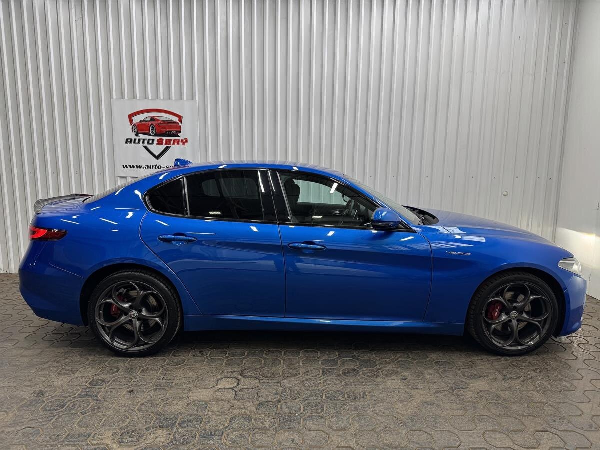 Alfa Romeo Giulia Sedan / Limuzína 2,0 l 206 kw