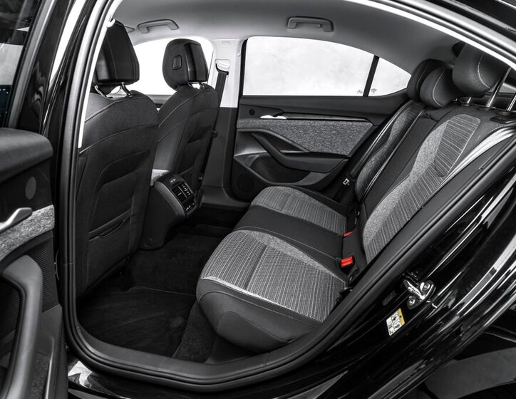 Škoda Superb Sedan / Limuzína 2,0 l 110 kw