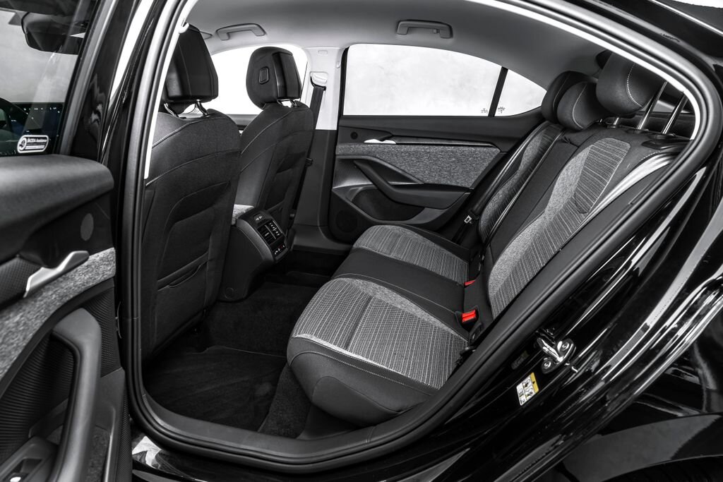 Škoda Superb Sedan / Limuzína 2,0 l 110 kw