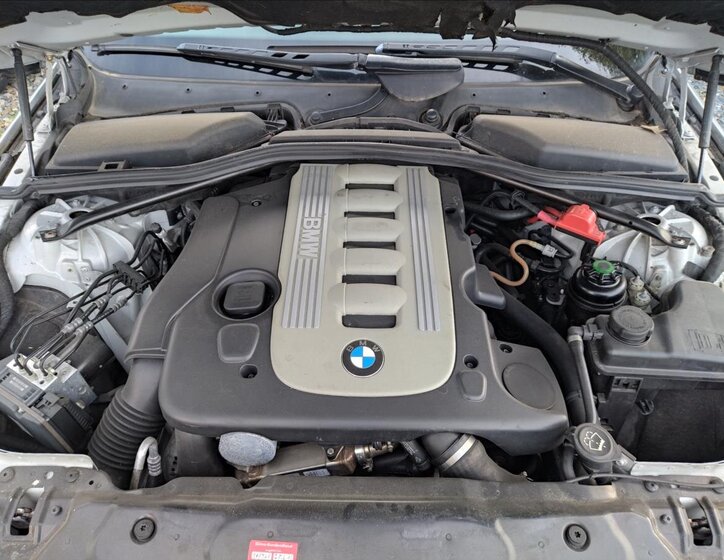 BMW Řada 5 Kombi 3,0 l 145 kw