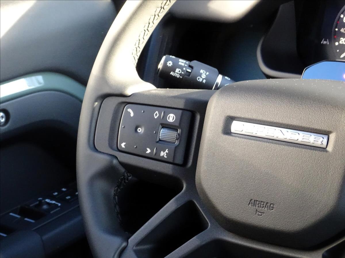 Land Rover Defender SUV 3,0 l 257 kw