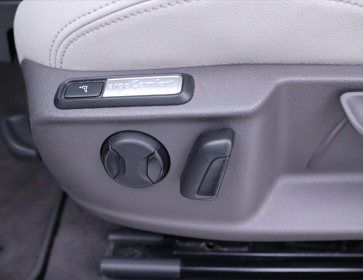 Volkswagen Passat Kombi 2,0 l 110 kw