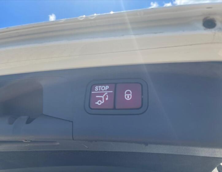 Mercedes-Benz Třídy E 18