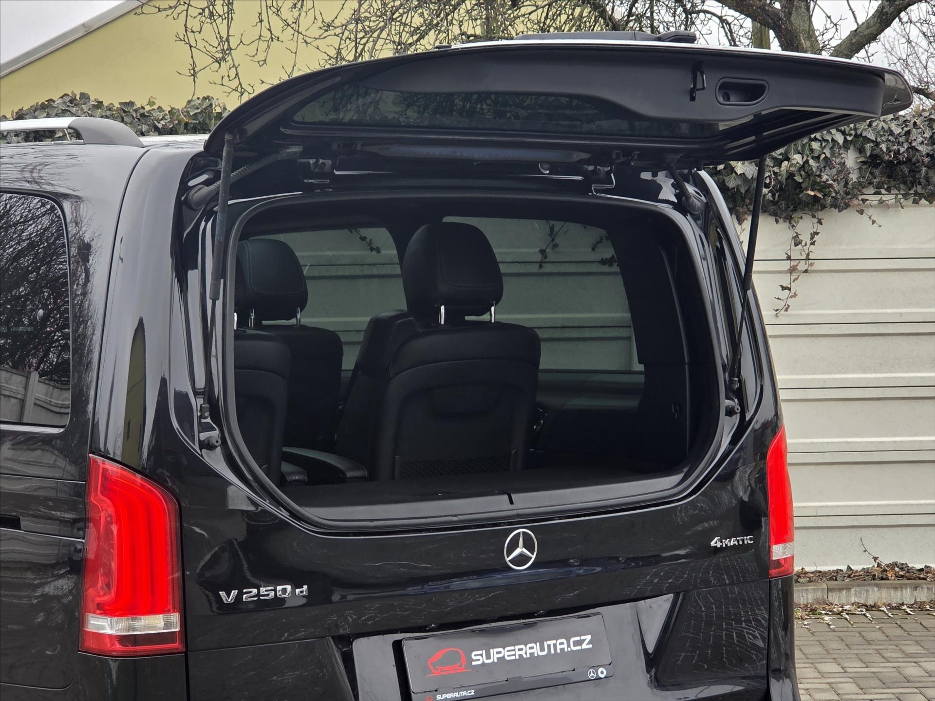 Mercedes-Benz Třídy V Kombi 2,1 l 140 kw