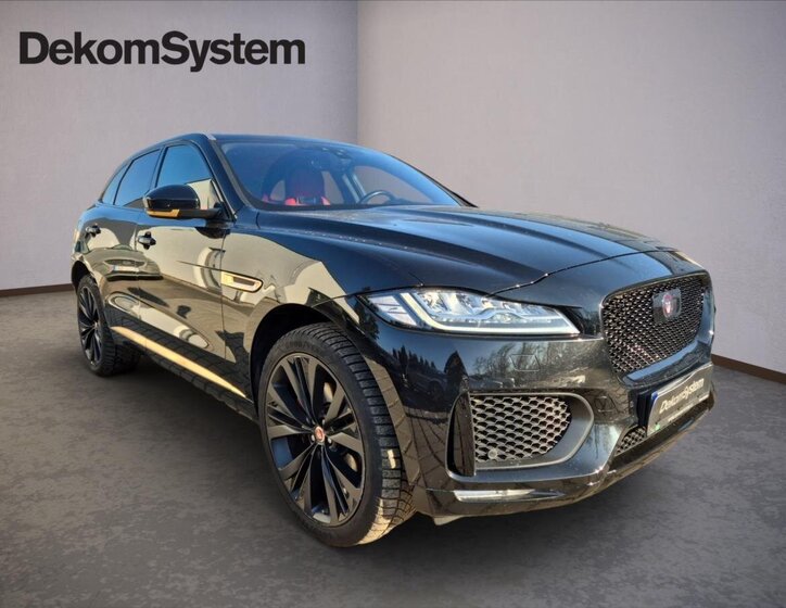 Jaguar F-Pace SUV / Terénní 3,0 l 221 kw
