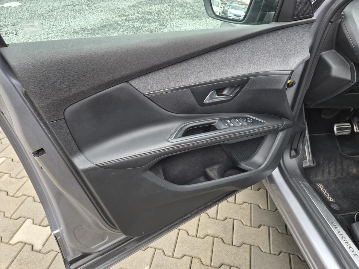 Peugeot 5008 MPV 1,6 l 133 kw