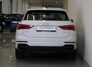 Audi Q3 4