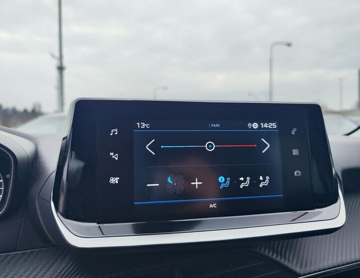 Peugeot 208 Hatchback 1,2 l 74 kw