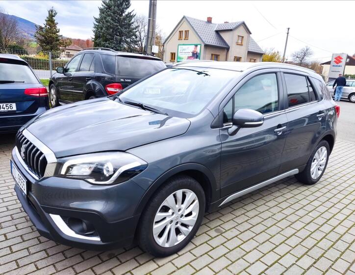 Suzuki S-Cross 1