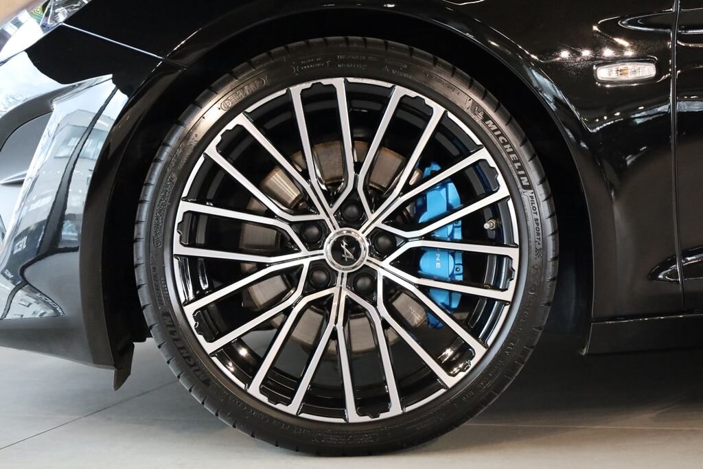 Ostatní Ostatní Kupé 1,8 l 185 kw