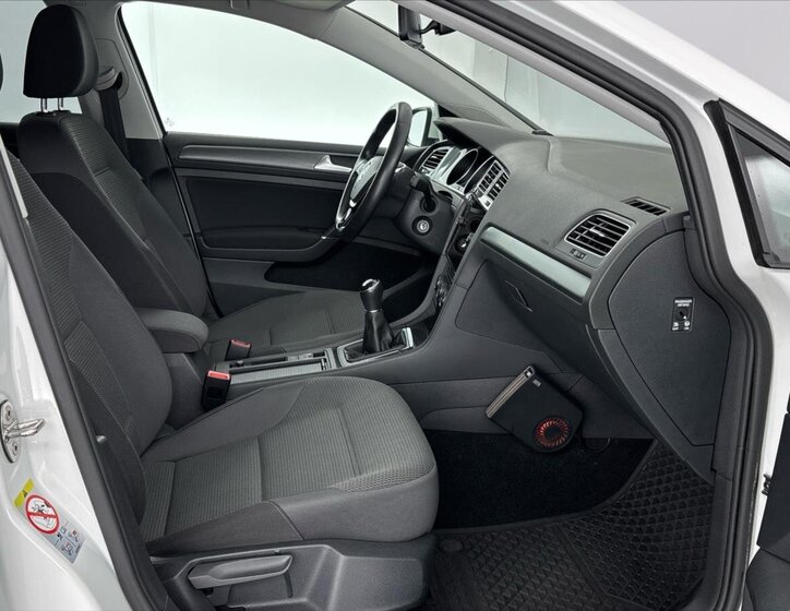 Volkswagen Golf Kombi 1,5 l 96 kw