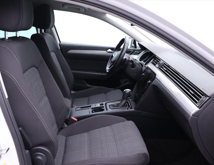 Volkswagen Passat 11