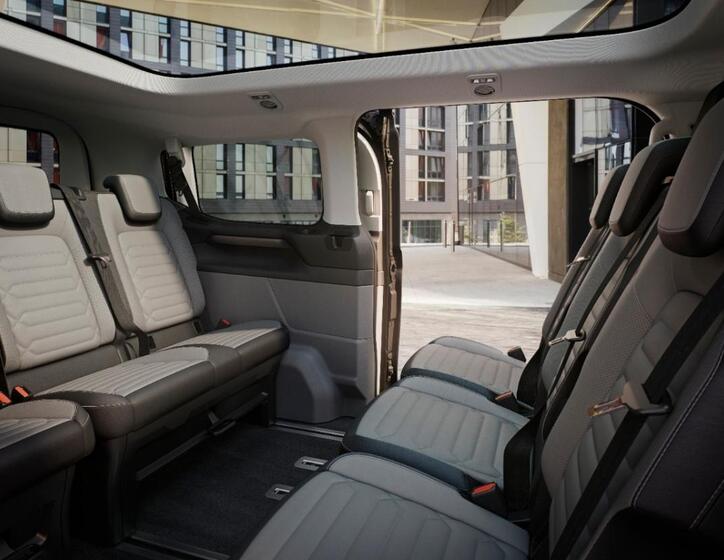 Ford Tourneo Custom 5