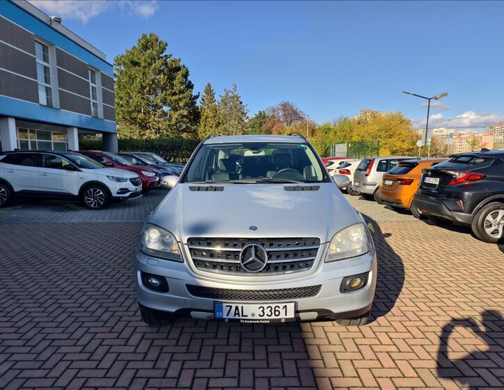 Mercedes-Benz Třídy M SUV 3,0 l 140 kw