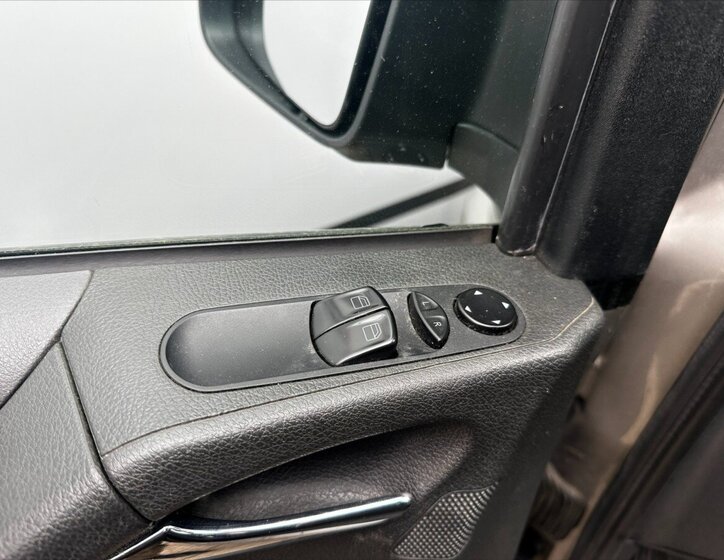 Mercedes-Benz Vito Kombi 2,1 l 120 kw