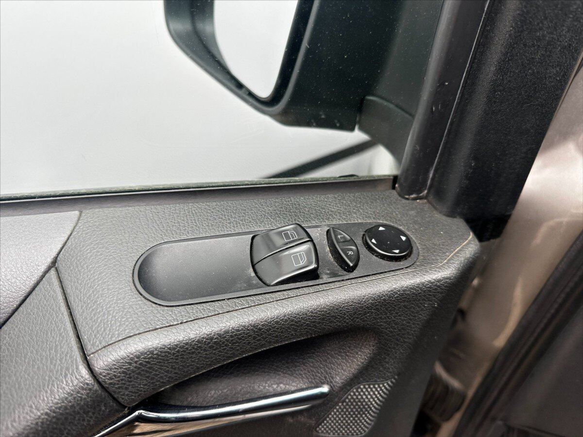 Mercedes-Benz Vito Kombi 2,1 l 120 kw