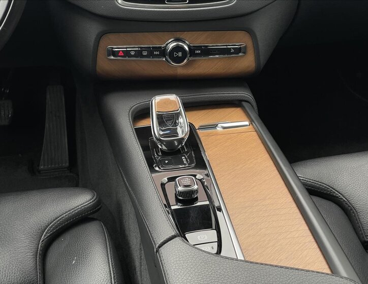 Volvo XC90 SUV 2,0 l 173 kw