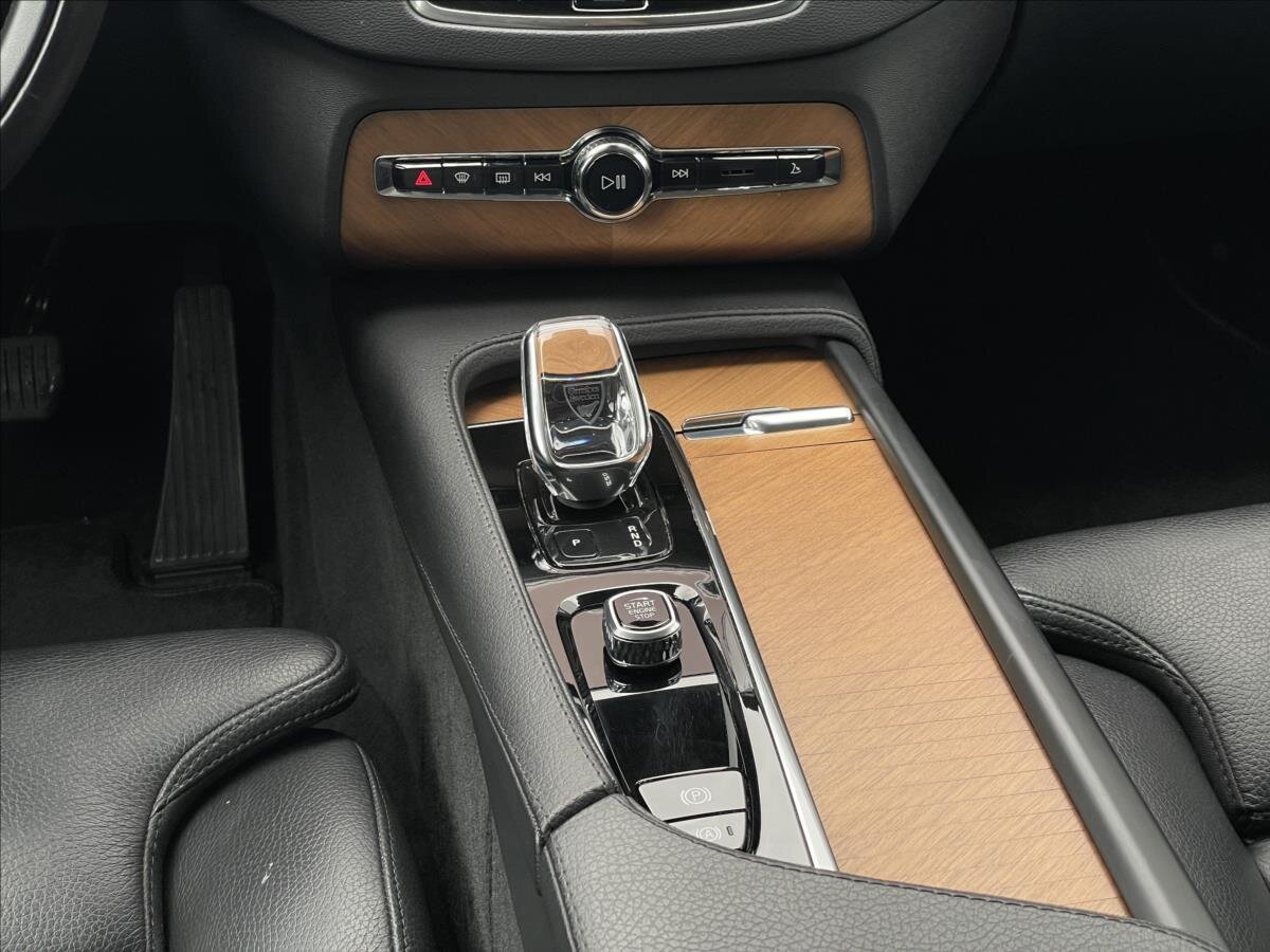 Volvo XC90 SUV 2,0 l 173 kw