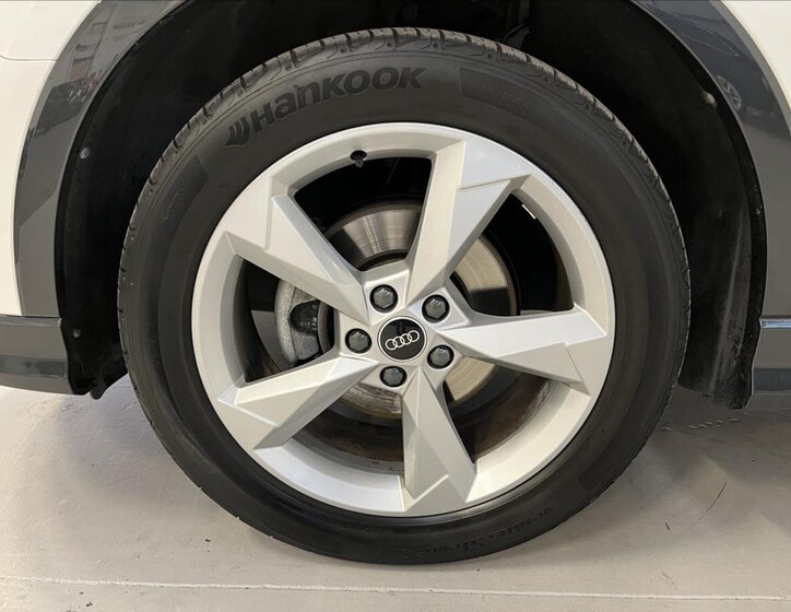 Audi Q3 SUV 1,5 l 110 kw