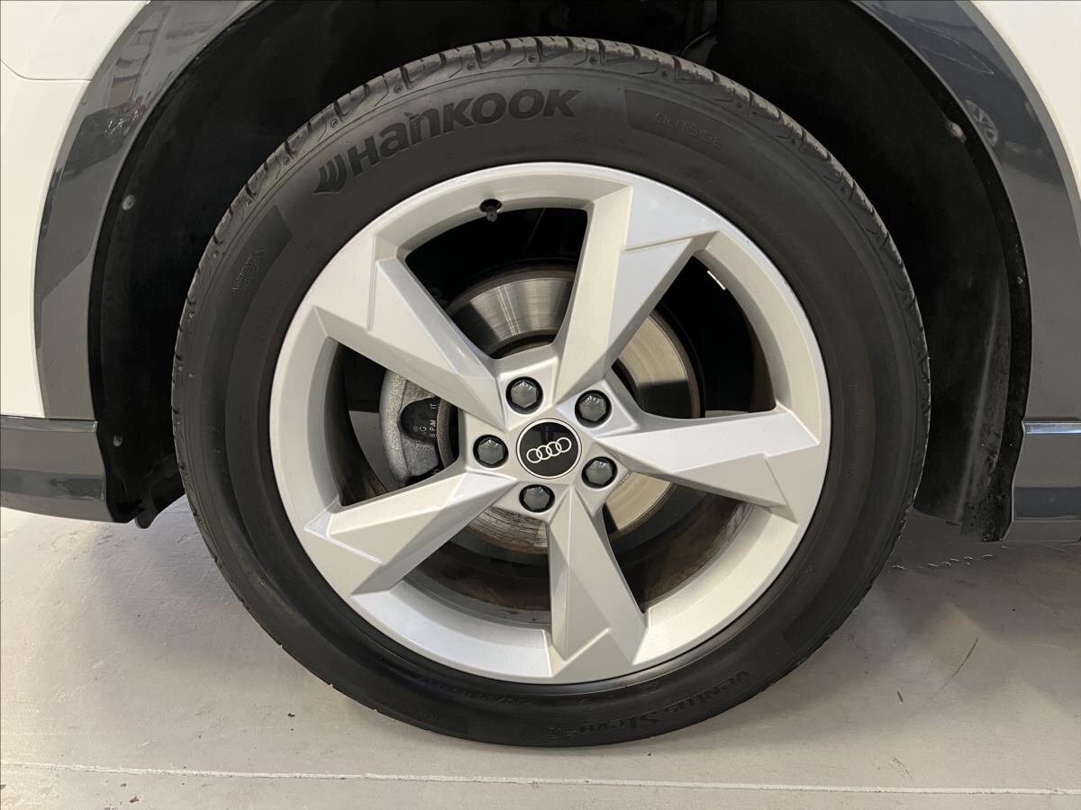 Audi Q3 SUV 1,5 l 110 kw