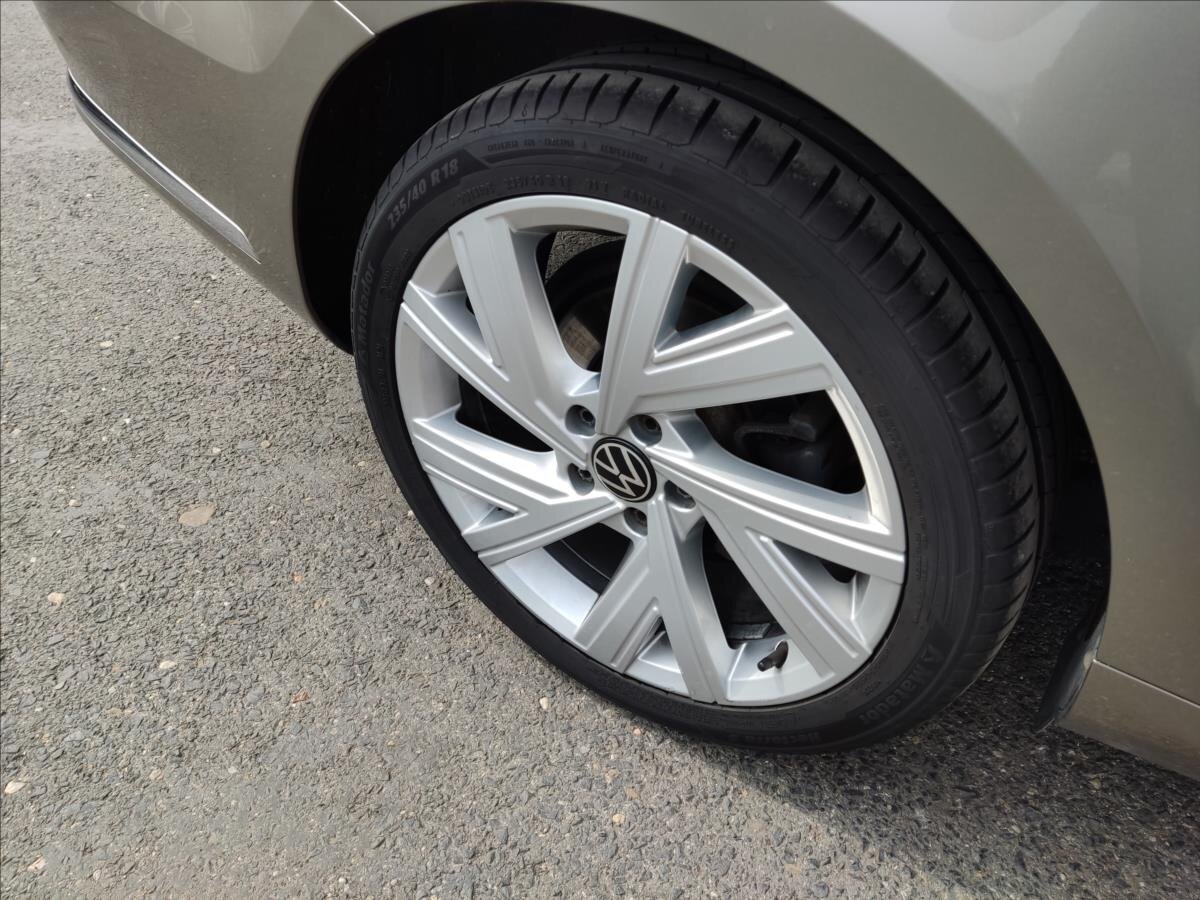 Volkswagen Passat Sedan / Limuzína 2,0 l 130 kw