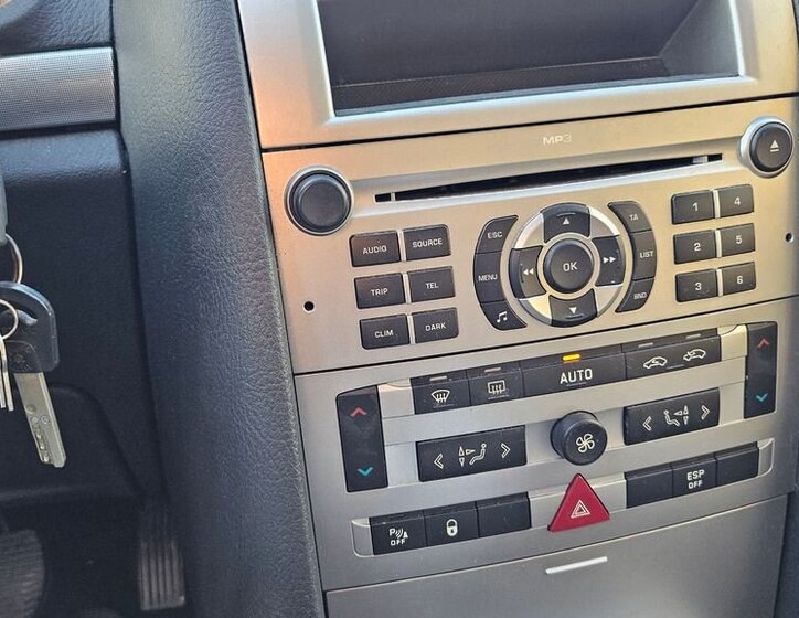 Peugeot 407 Sedan 2,0 l 100 kw