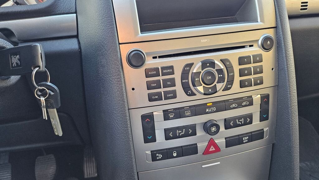 Peugeot 407 Sedan 2,0 l 100 kw