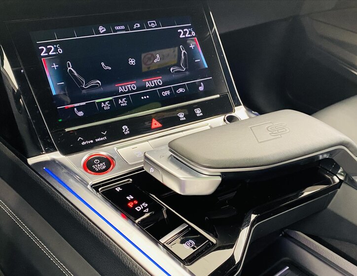 Audi e-tron SUV 0,0 370 kw