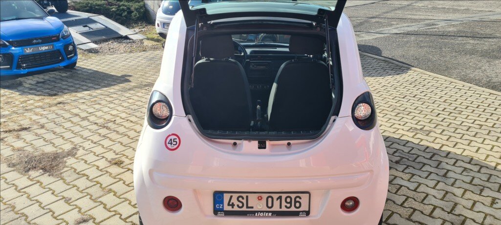 Microcar DUE Hatchback 498,0 6 kw