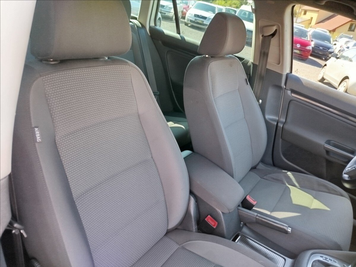 Volkswagen Golf Kombi 2,0 l 103 kw