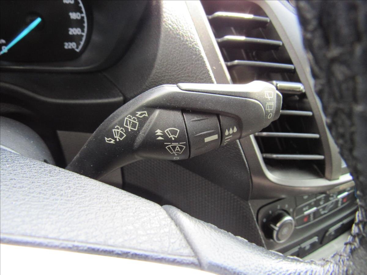 Ford Tourneo Connect Kombi 1,5 l 88 kw