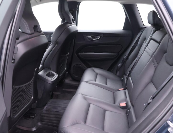 Volvo XC60 SUV / Terénní 2,0 l 145 kw