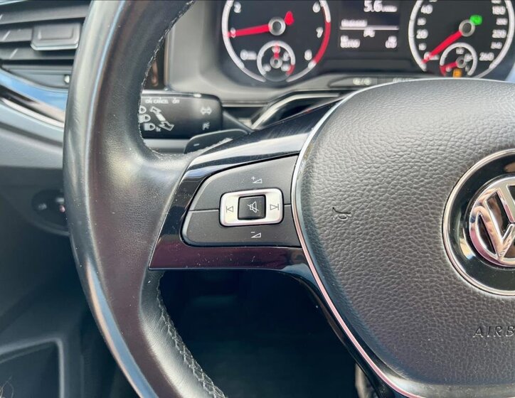 Volkswagen Polo Hatchback 999,0 70 kw