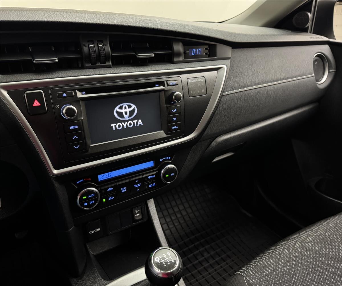 Toyota Auris Kombi 1,4 l 66 kw