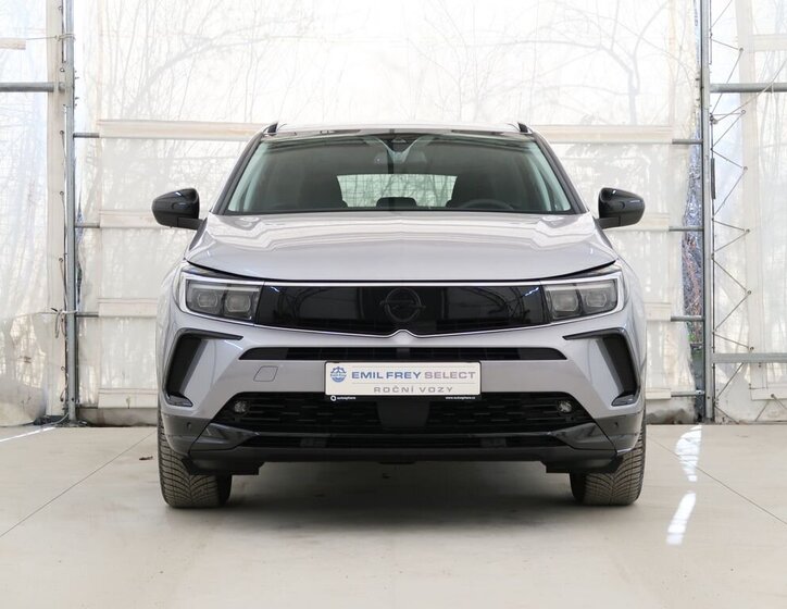 Opel Grandland SUV 1,2 l 96 kw