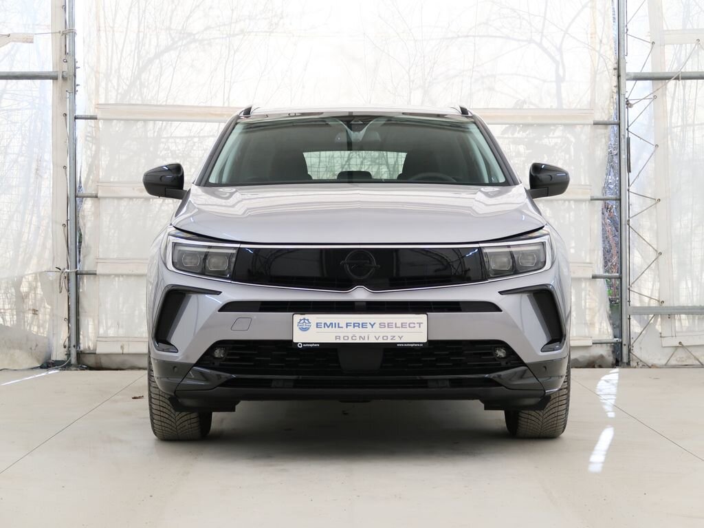 Opel Grandland SUV 1,2 l 96 kw