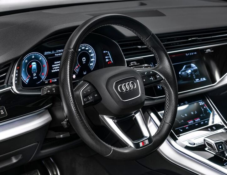 Audi Q7 15