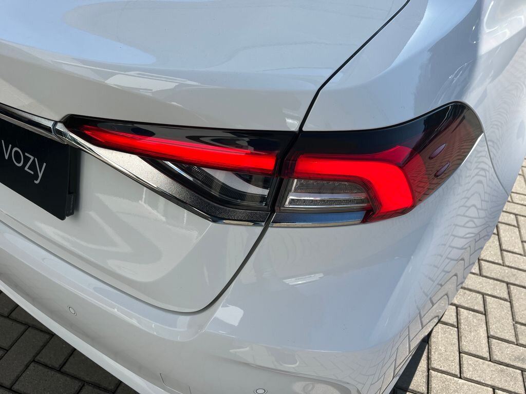 Toyota Corolla Sedan / Limuzína 1,5 l 92 kw